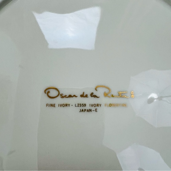 Ivory Florentine by Oscar De La Renta Discontinued Piece/Pattern - Picture 4 of 5